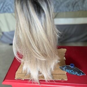 Stylish Ash Blonde Hair Wig